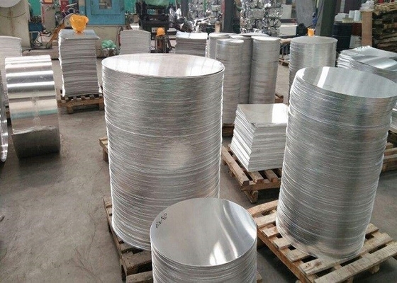 China Círculo de alumínio 3003 do círculo da tiragem profunda material de alumínio da C.C. da folha 3105 3004 fornecedor