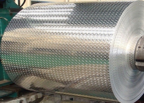 China Não o passo do metal do deslizamento chapeia 5052 3003 5 barras gravou a bobina de alumínio da folha fornecedor