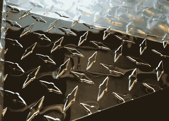 China Folha de alumínio da placa de 5086 Diamond Tread Plate Aluminium Checker para corredores centrals fornecedor