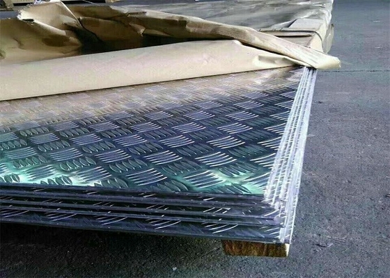 China Deslize a folha Chequered alumínio da resistência/folha de alumínio do revestimento para o revestimento para pavimento fornecedor