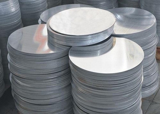 China 0.4 - peso leve redondo de alumínio da baixa densidade do disco A1060 de 4.0mm para o Cookware/luzes fornecedor